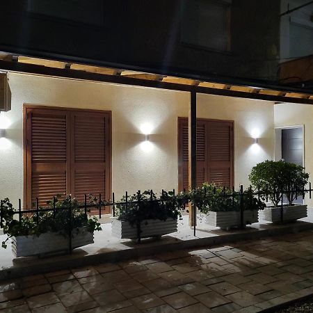 Pietro Guesthouse 2 Тирана Экстерьер фото