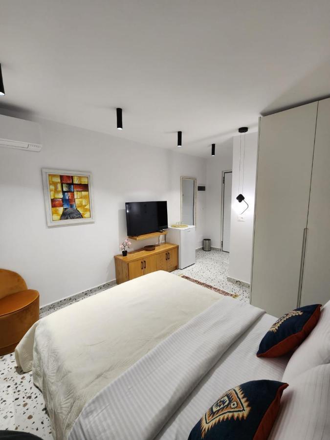 Pietro Guesthouse 2 Тирана Экстерьер фото